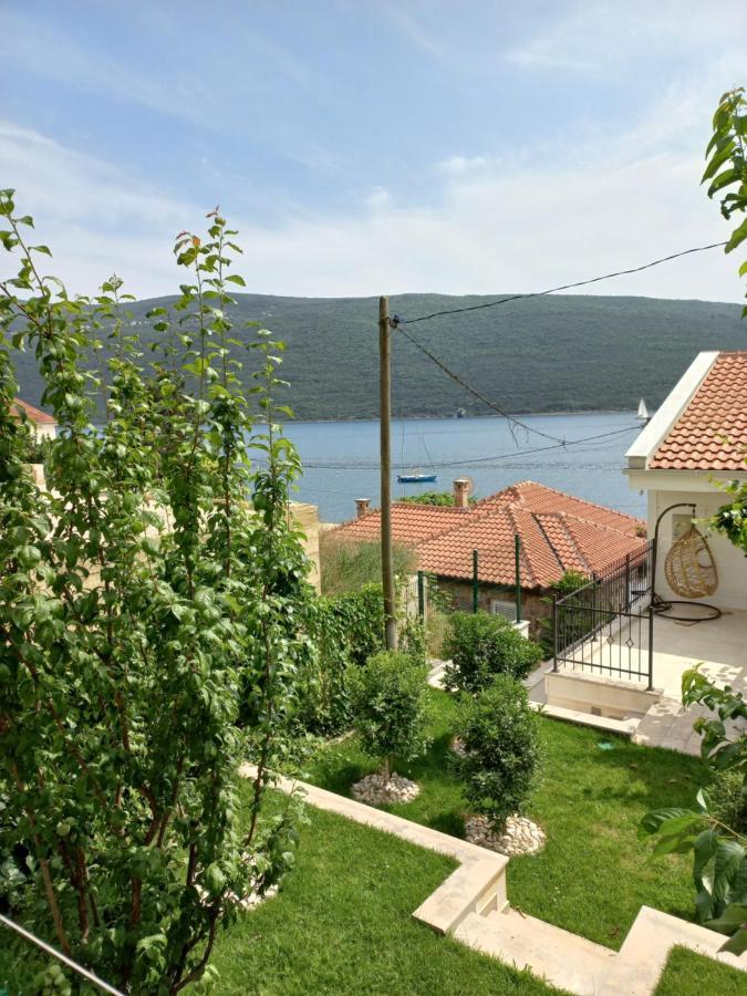 Villa Angelina كومبور المظهر الخارجي الصورة